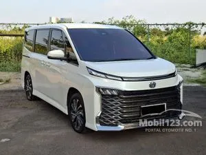 2025 Toyota Voxy 2.0 (Premium Color) MPV