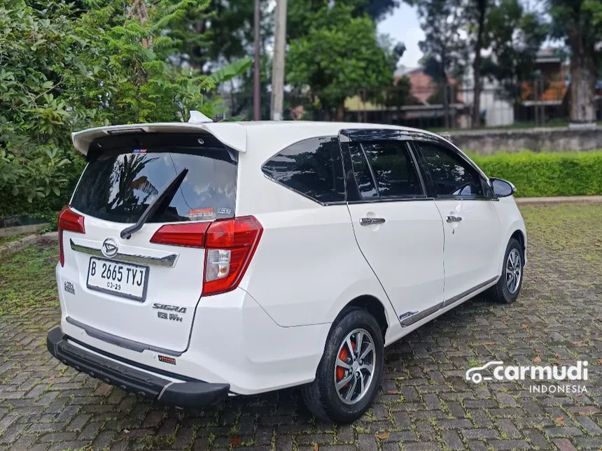 2018 Daihatsu Sigra R Deluxe MPV