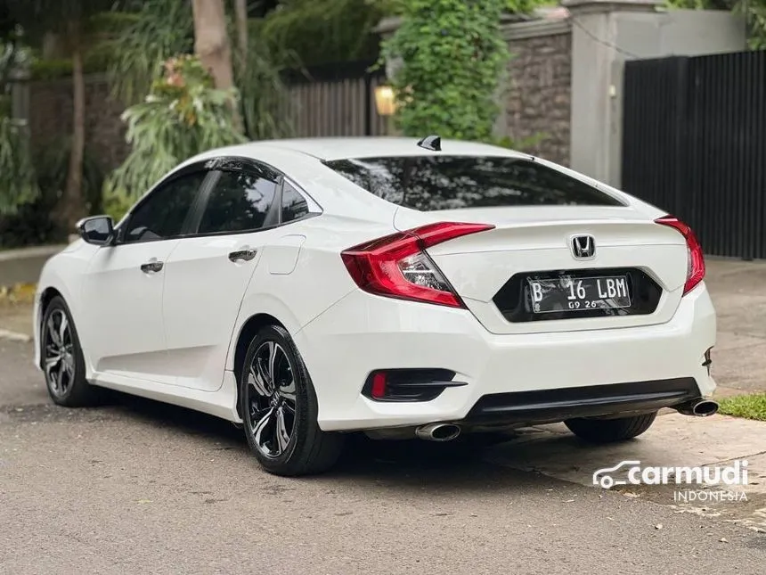 2016 Honda Civic ES Sedan