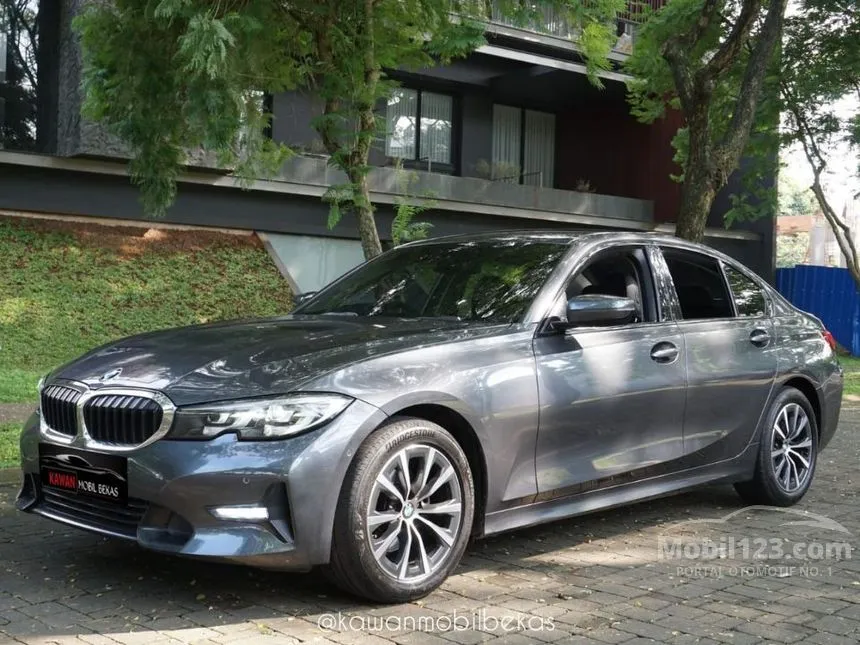 Jual Mobil BMW 320i 2021 Sport 2.0 di DKI Jakarta Automatic Sedan Abu