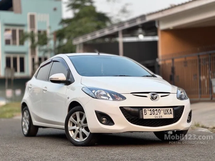 2012 Mazda 2 V Hatchback