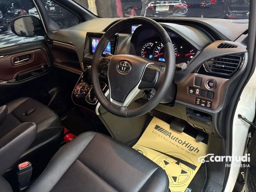 2021 Toyota Voxy MPV