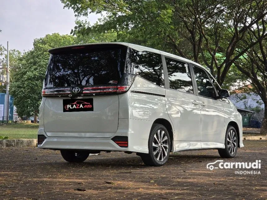 2022 Toyota Voxy Van Wagon