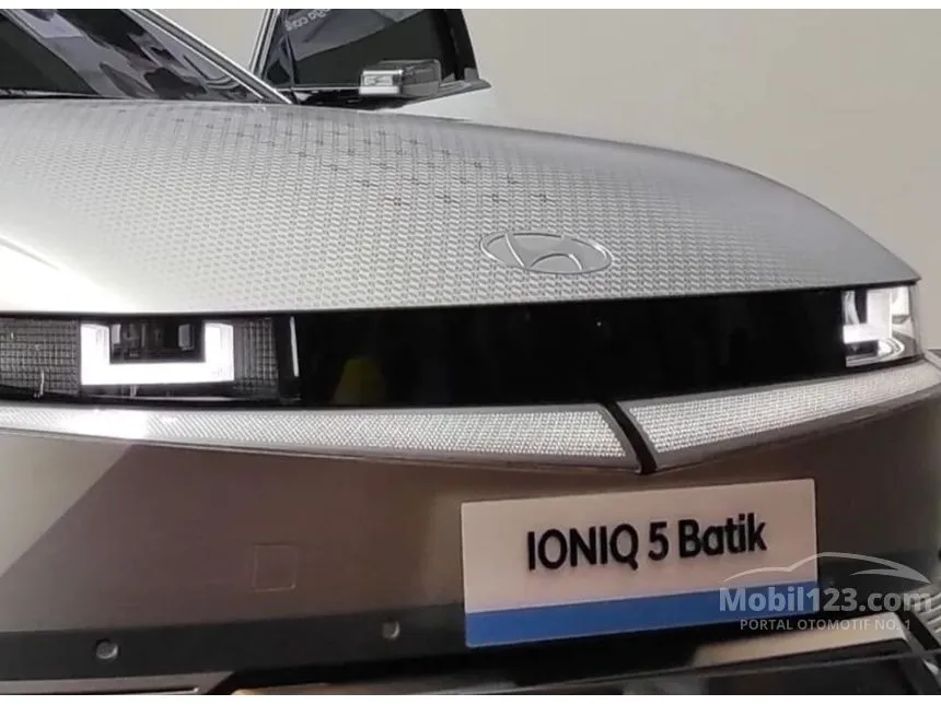 Jual Mobil Hyundai IONIQ 5 2024 Batik Edition di Banten Automatic Wagon Putih Rp 902.000.000