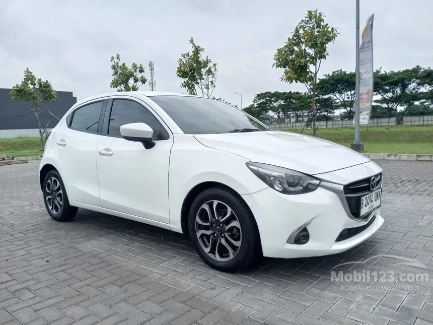 Jual Mobil Mazda 2 2018 R 1.5 di Banten Automatic Hatchback Putih Rp 175.000.000