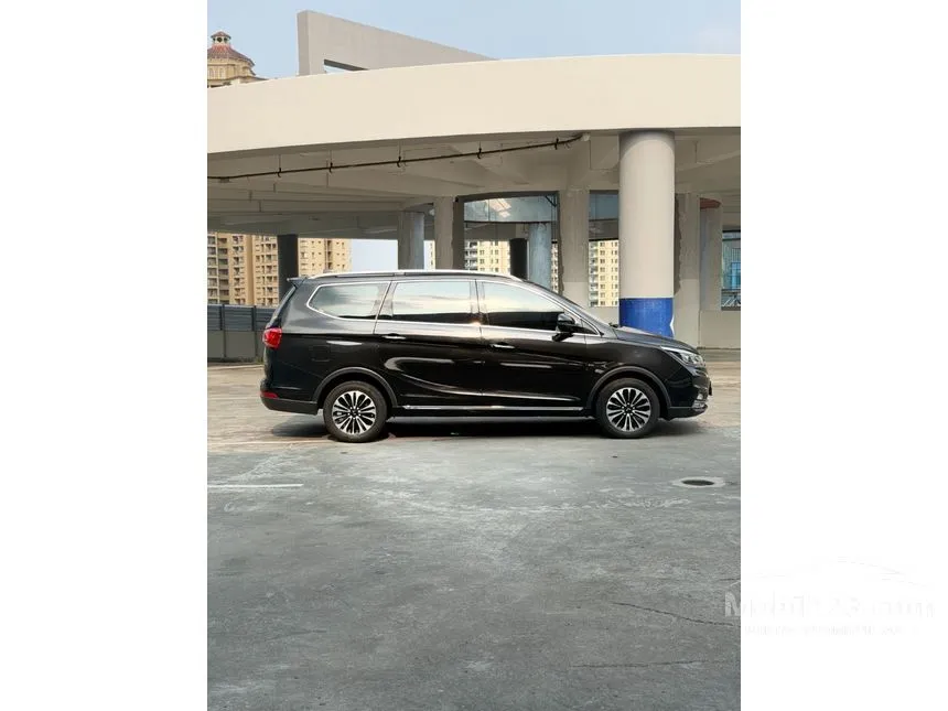 2022 Wuling Cortez EX Lux+ MPV
