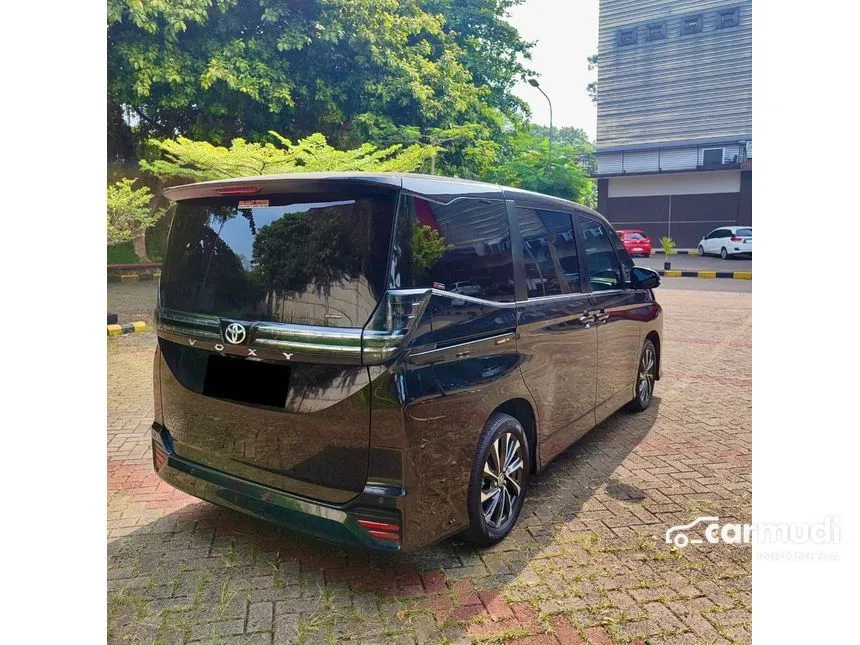 2022 Toyota Voxy MPV