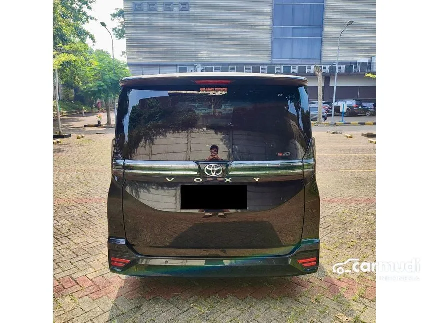 2022 Toyota Voxy MPV