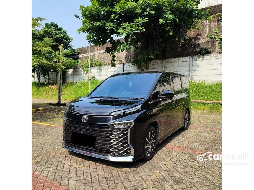 2022 Toyota Voxy MPV