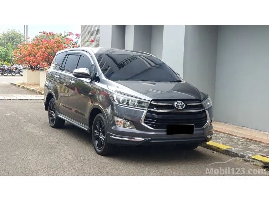 Jual Mobil Toyota Innova Venturer 2020 2.0 di DKI Jakarta Automatic Wagon Abu