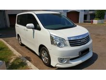 Toyota Nav1 2.0 V Lux AT Putih 2013 Good Condition