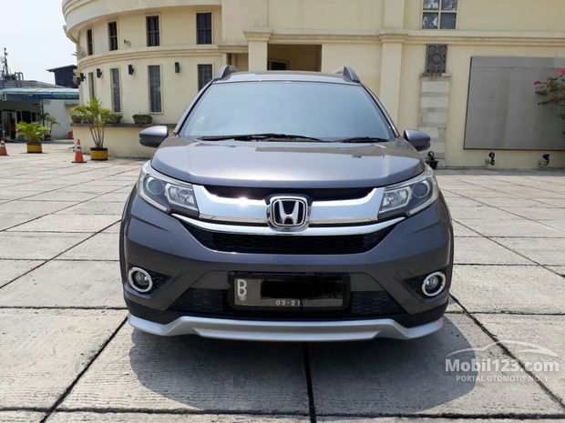 Honda Br-v E Prestige Mobil bekas dijual di Indonesia 