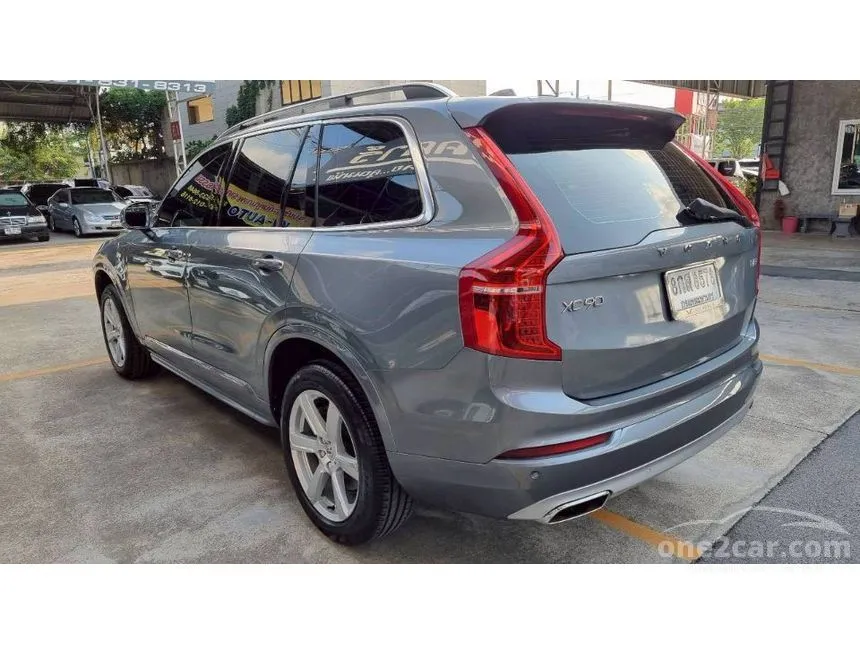 2018 Volvo XC90 T8 Momentum SUV