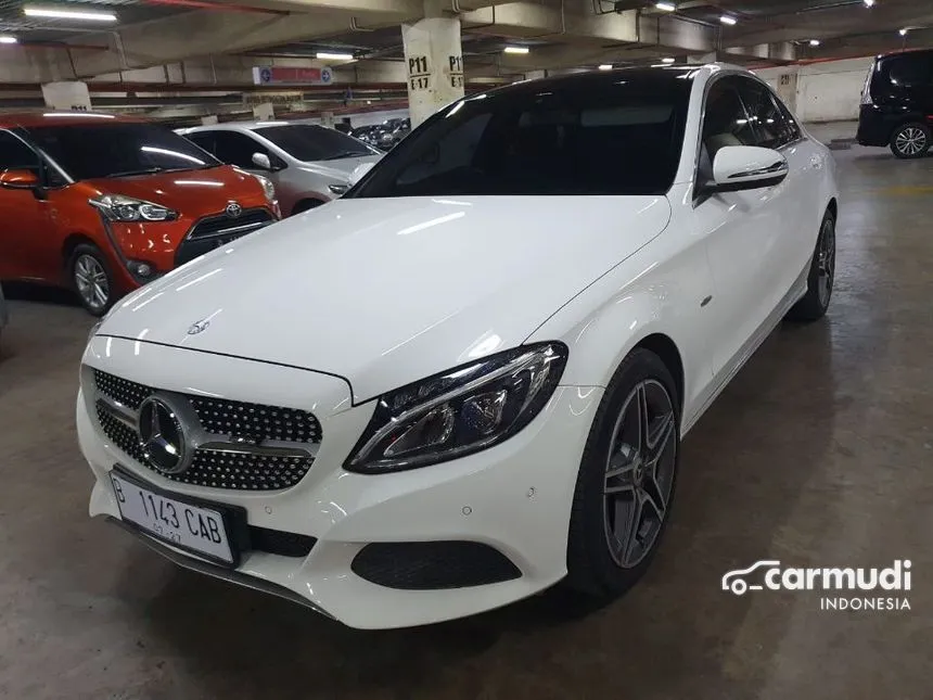 2017 Mercedes-Benz C200 AMG Line Sedan