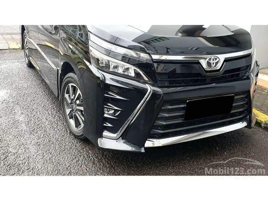 2021 Toyota Voxy MPV