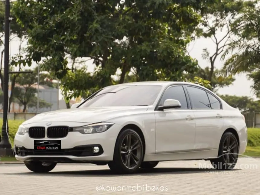 Jual Mobil BMW 320i 2020 Sport 2.0 di DKI Jakarta Automatic Sedan Putih Rp 365.000.000