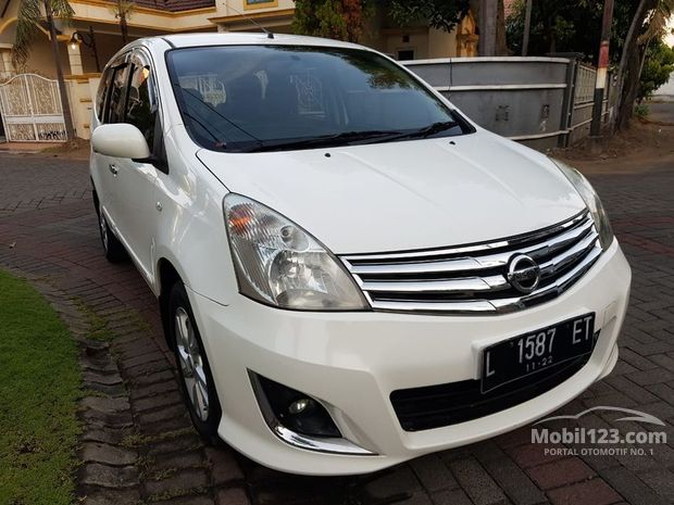 Nissan Grand  Livina  Mobil  Bekas  Baru  dijual  di  Surabaya  