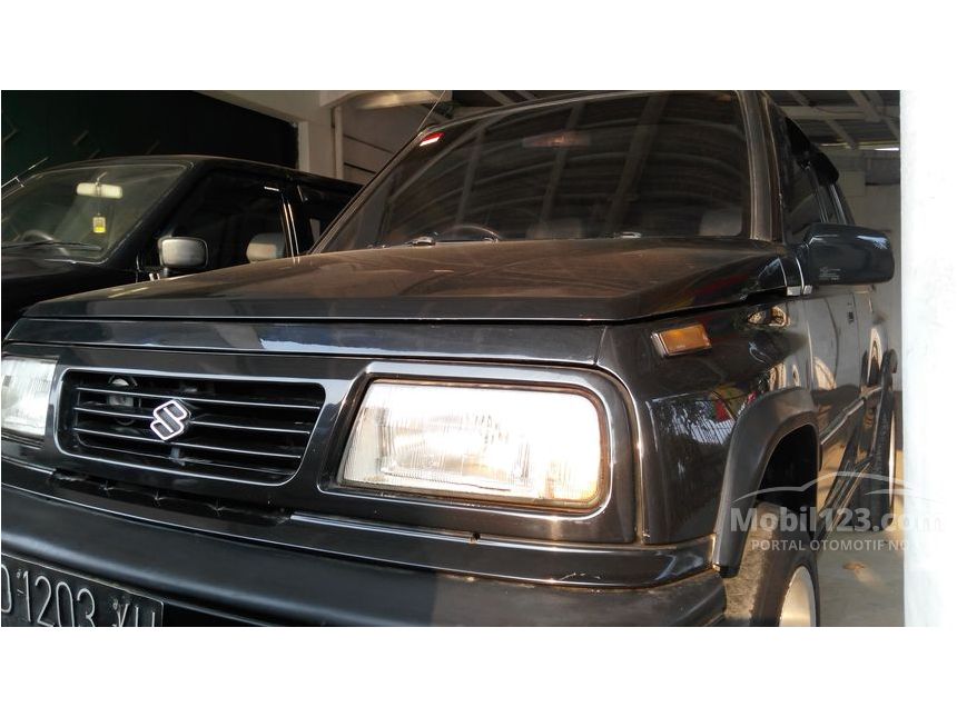  Jual  Mobil  Suzuki Escudo  1994 JLX 1 6 di Jawa Barat Manual 