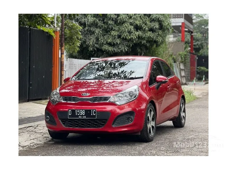 Jual Mobil KIA Rio 2013 1.4 di Jawa Barat Manual Hatchback Merah Rp 95.000.000