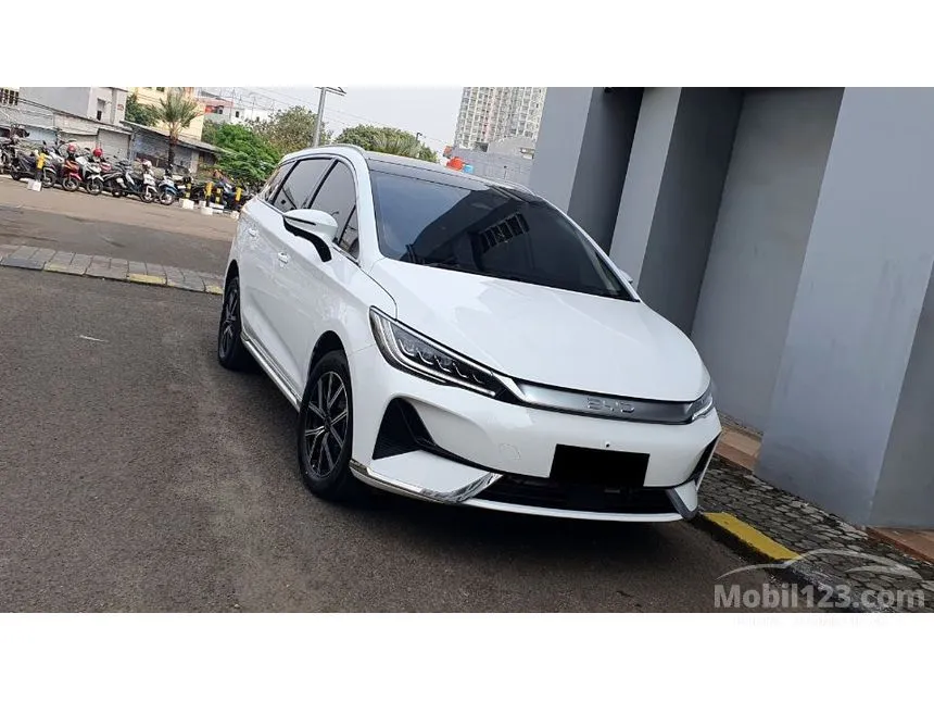 2025 BYD M6 Superior Captain 6-seater MPV