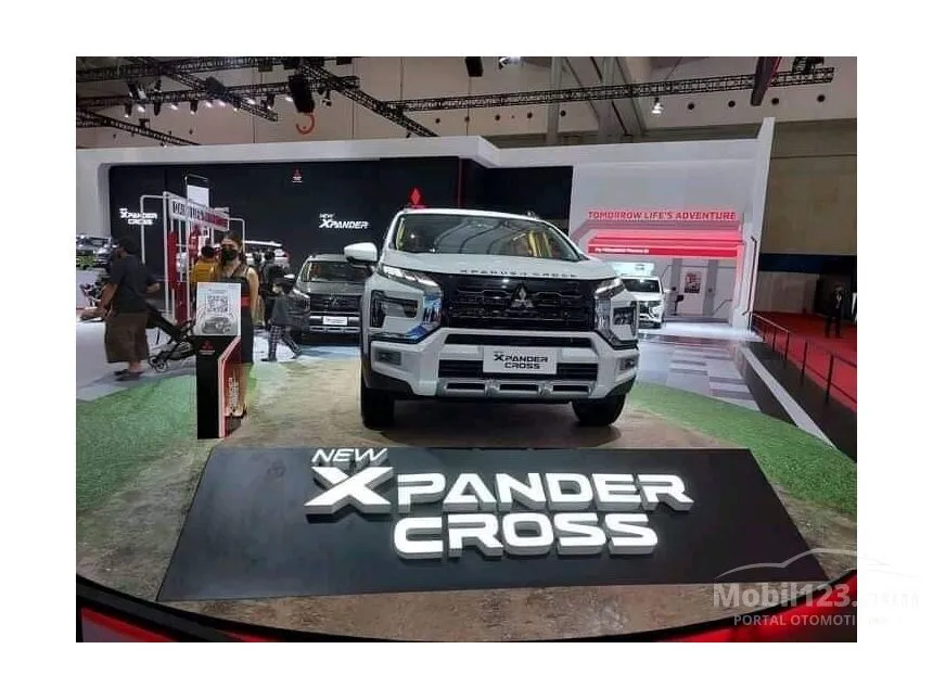 Jual Mobil Mitsubishi Xpander 2024 CROSS 1.5 di Jawa Tengah Automatic Wagon Putih Rp 280.000.000