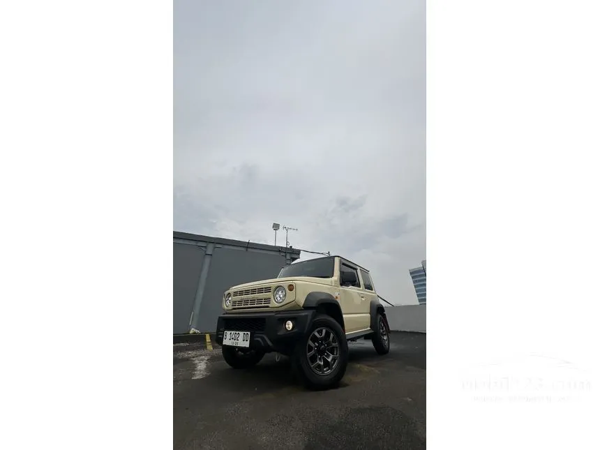 Jual Mobil Suzuki Jimny 2022 3 Door (2 Tone) 1.5 di DKI Jakarta Manual SUV Kuning Rp 389.000.000