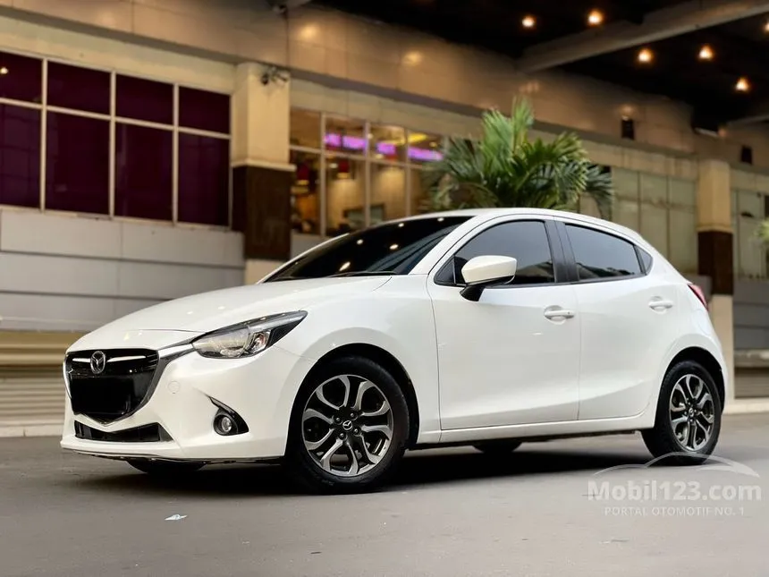 Jual Mobil Mazda 2 2015 R 1.5 di DKI Jakarta Automatic Hatchback Putih Rp 155.000.000