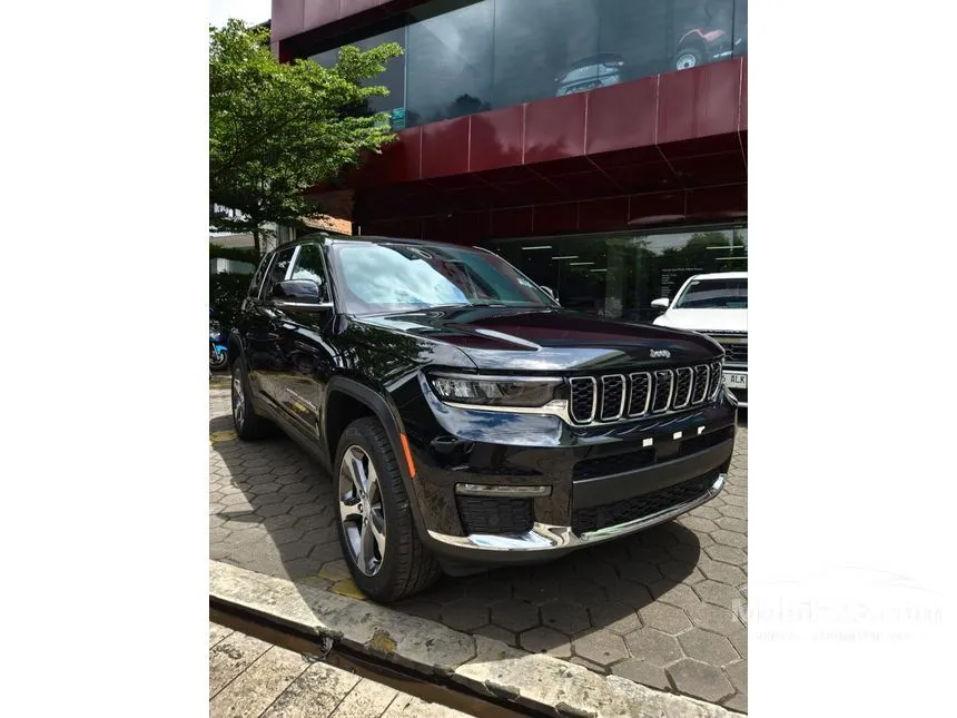 Jual Mobil Jeep Grand Cherokee 2025 Limited 3.6 di Jawa Barat Automatic SUV Hitam Rp 1.375.000.000