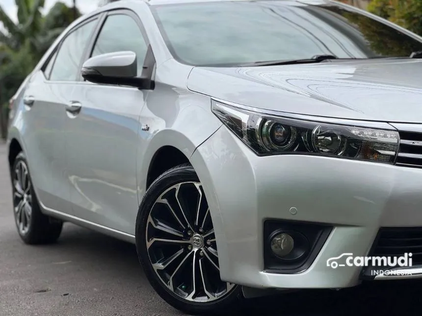 2015 Toyota Corolla Altis V Sedan