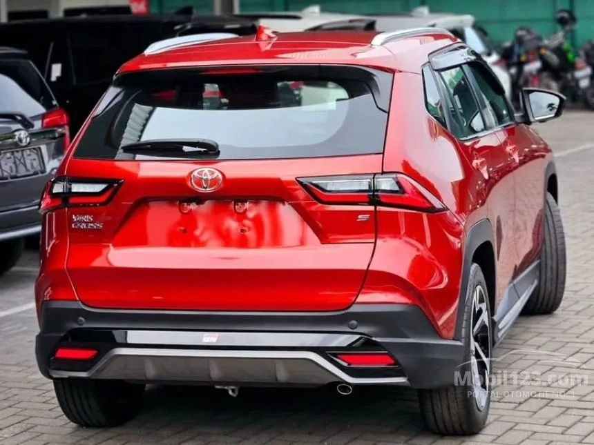 2024 Toyota Yaris Cross S with GR Parts Aero Pkg SUV