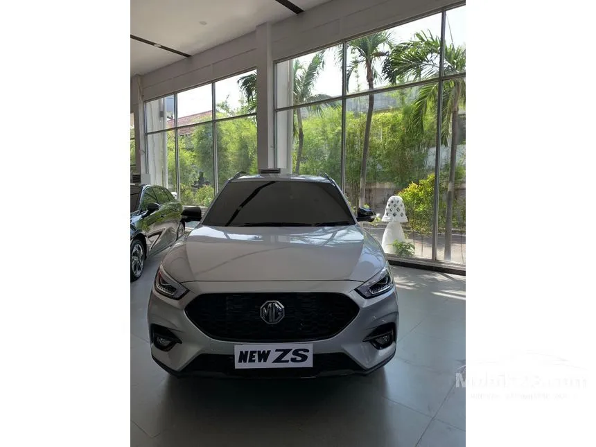 Jual Mobil MG ZS 2024 Ignite 1.5 di Jawa Tengah Automatic SUV Silver Rp 333.600.000