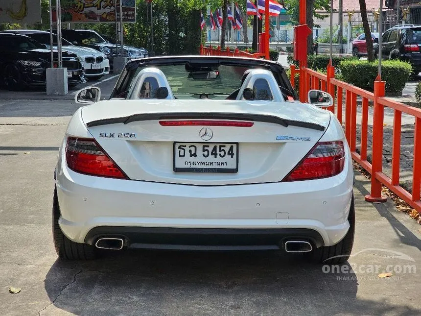 2014 Mercedes-Benz SLK200 AMG Dynamic BlueEFFICIENCY Convertible