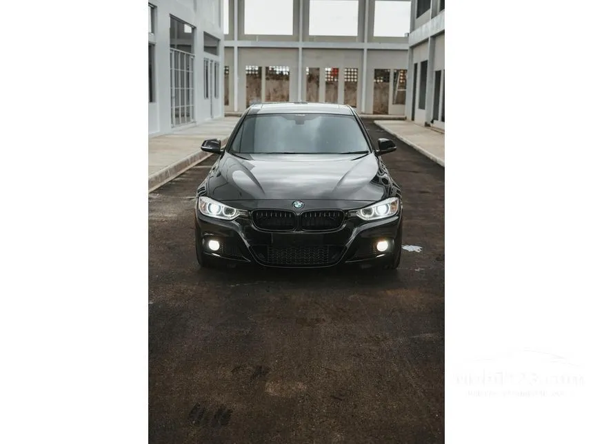 Jual Mobil BMW 335i 2013 Luxury 3.0 di DKI Jakarta Automatic Sedan Hitam Rp 568.000.000