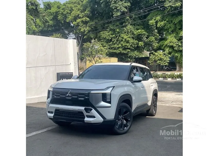 2026 Mitsubishi Destinator Ultimate Premium (Quartz White Pearl) SUV