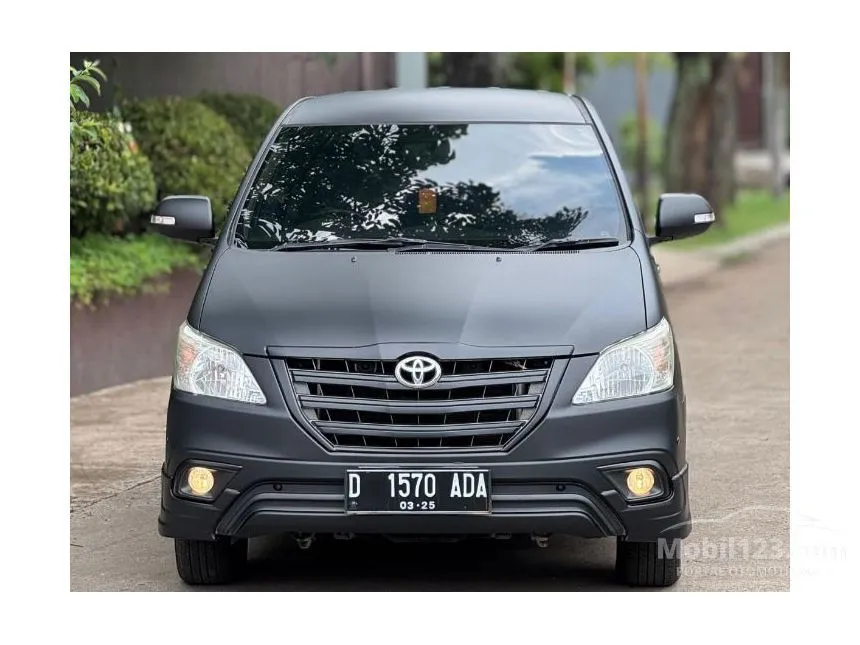 2014 Toyota Kijang Innova V Luxury MPV