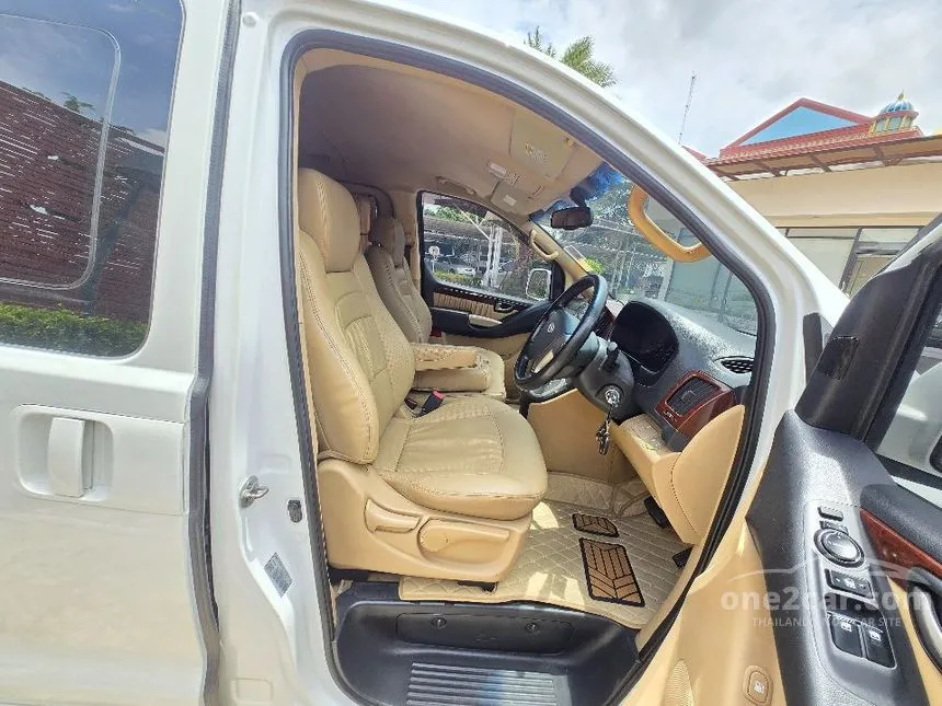2013 Hyundai GRAND STAREX VIP Wagon