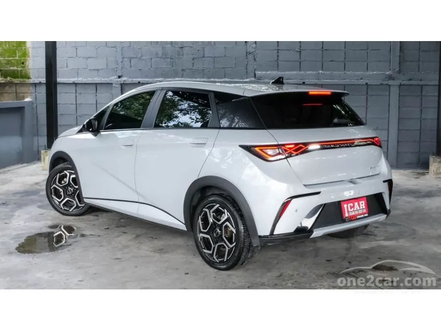 2025 BYD Dolphin Extended Range Hatchback