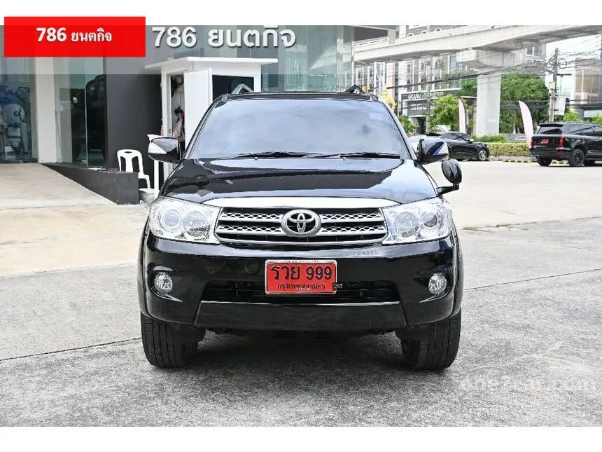 2011 Toyota FORTUNER V SUV