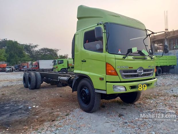  Mobil  bekas  dijual  di Padang  Sumatera barat Indonesia 