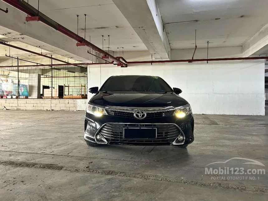 2016 Toyota Camry V Sedan