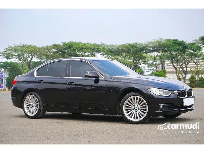 2014 BMW 328i Luxury Sedan