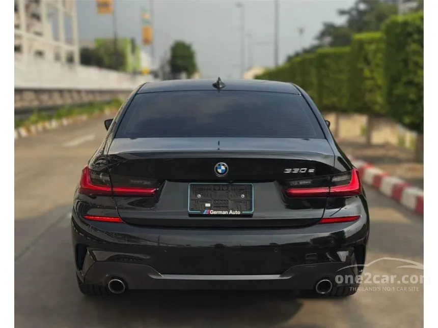 2021 BMW 330e M Sport Sedan