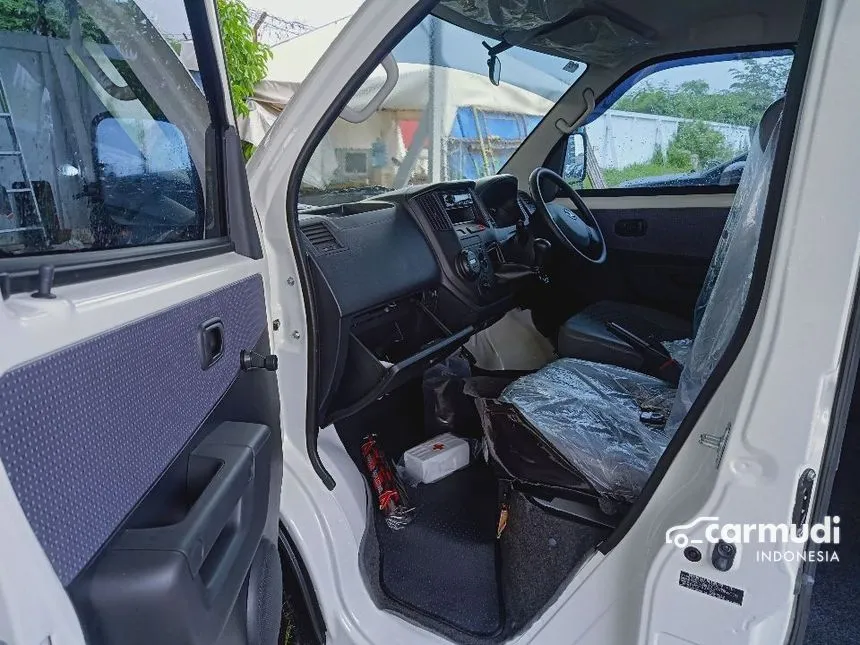 2025 Daihatsu Gran Max Mini Bus D Van