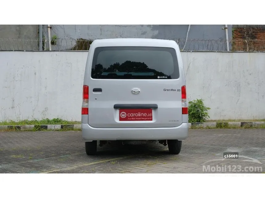 2019 Daihatsu Gran Max Mini Bus D Van