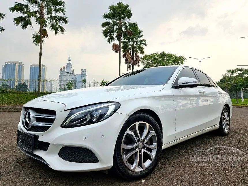 2016 Mercedes-Benz C200 Avantgarde Sedan