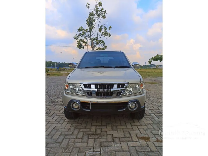 Jual Mobil Isuzu Panther 2014 GRAND TOURING 2.5 di Jawa Tengah Manual SUV Emas Rp 218.000.000