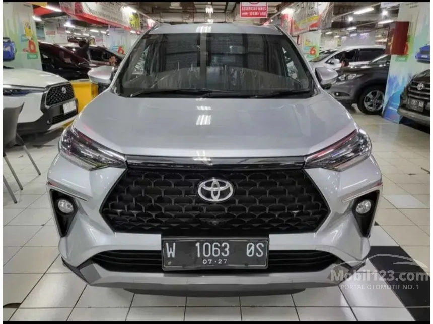 Jual Mobil Toyota Veloz 2022 Q (Non Premium Color) 1.5 di Jawa Timur Automatic MPV Silver Rp 239.000.000