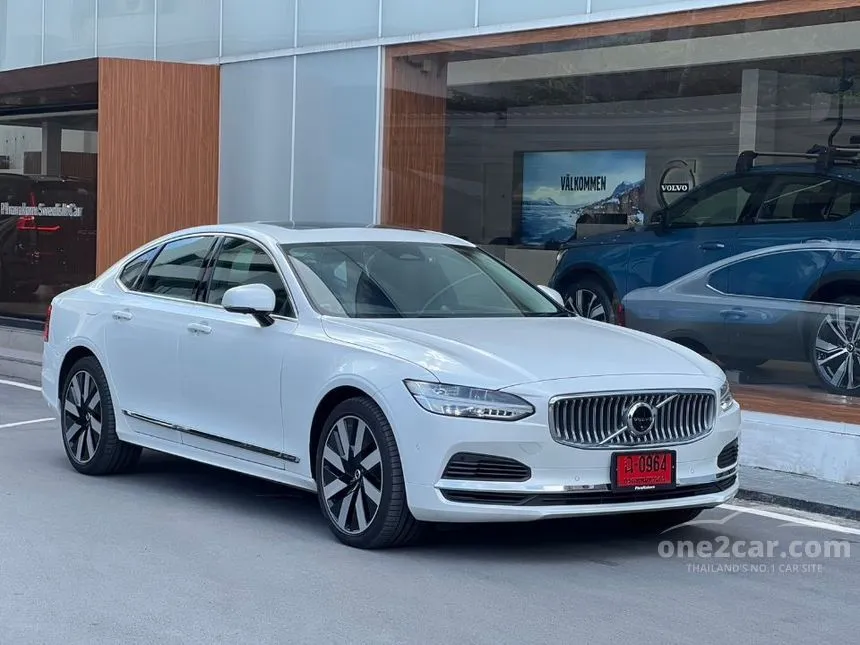 2024 Volvo S90 Recharge Ultimate T8 Sedan