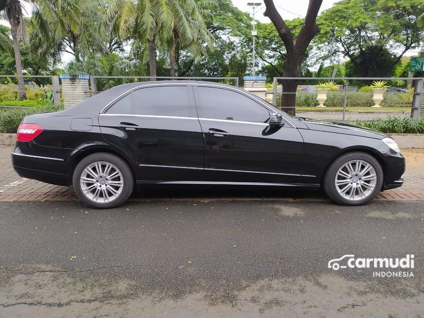 2009 Mercedes-Benz E300 Avantgarde AMG Sedan