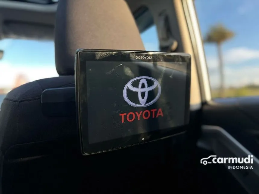 2023 Toyota Kijang Innova Zenix V HV (Premium Color) MPV